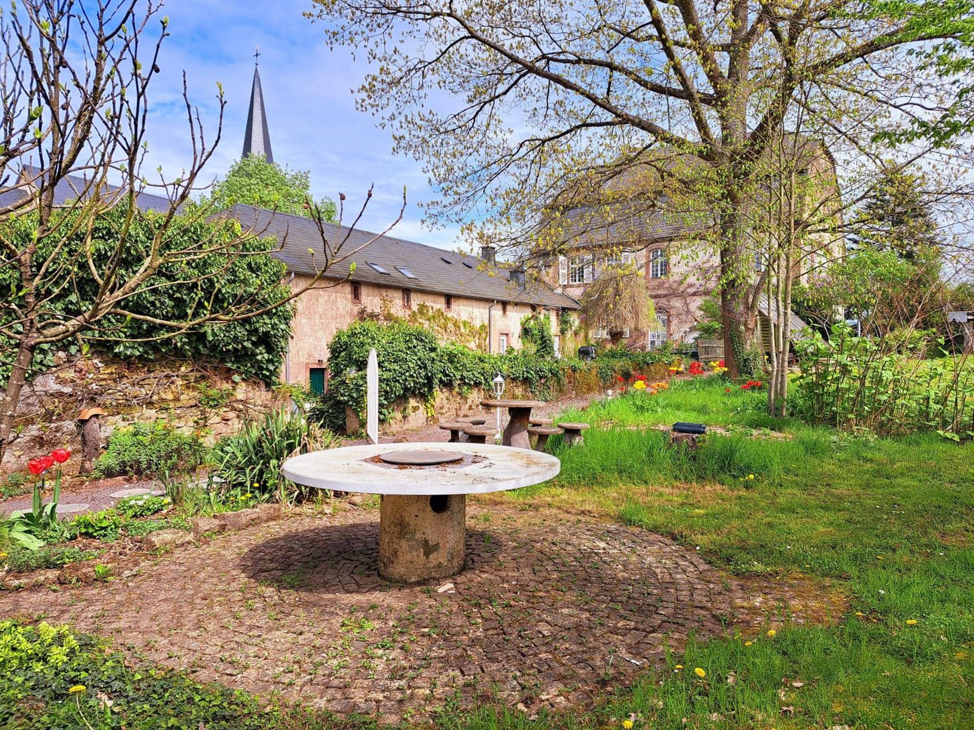 Schloss Hilbringen Gesindewohnungen Merzig Exterior foto